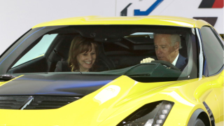Illustration for article titled The Many Faces Of Joe Biden At The Detroit Auto Show